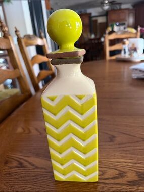 Ceramic Chevron Decanter - Yellow and Cream